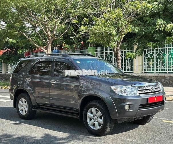 Toyota Fortuner 2.7V 2009 Số tự động Xám