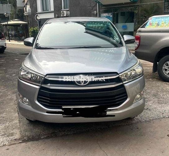 Toyota Innova Bạc Xe gia đình
