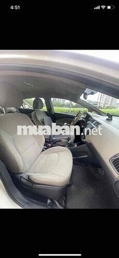 KIA RIO số sàn nhập khẩu mầu trắng