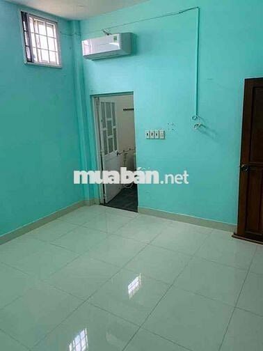 cho thuê lầu 1 trong nhà nguyên căn gồm 2pn1 ban công rộng