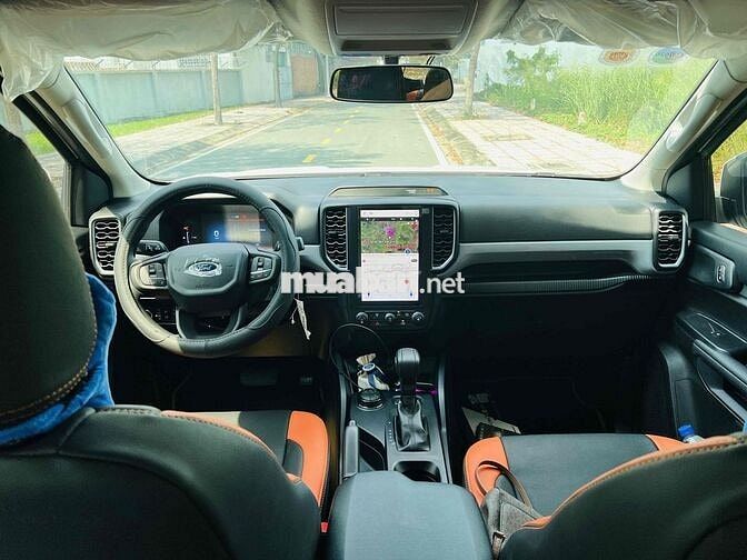 Ford Ranger XLS 2024 2 cầu biển số saigon