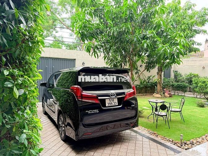 Toyota Alphard Executive Lounge
