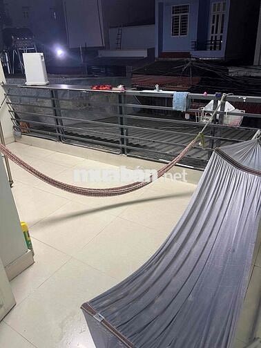 cho thuê lầu 1 trong nhà nguyên căn gồm 2pn1 ban công rộng