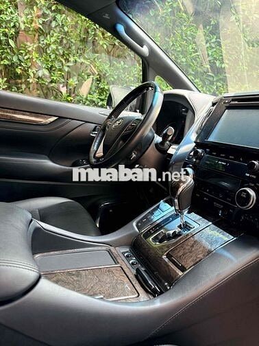 Toyota Alphard Executive Lounge