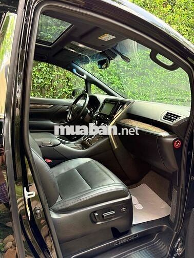 Toyota Alphard Executive Lounge