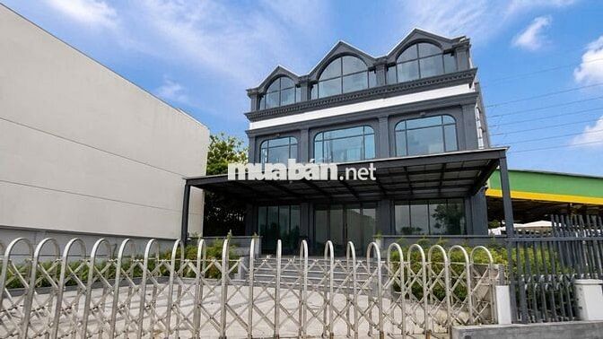 CHO THUÊ NHÀ MẶT TIỀN NGANG 12M TRUNG TÂM THỦ ĐỨC