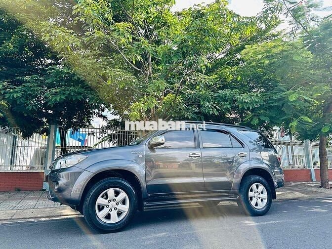 Toyota Fortuner 2.7V 2009 Số tự động Xám