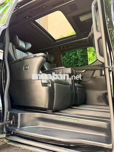 Toyota Alphard Executive Lounge