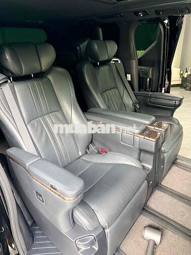 Toyota Alphard Executive Lounge