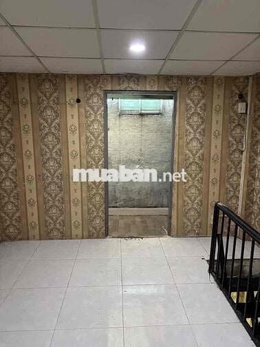 Nhà cho thuê 2tr nguyên căn ( có ban công/ điện nc chính)