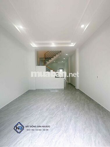 Nhà 3 lầu 4x15 mới 100% cách đường Trần Thị Cờ 50m