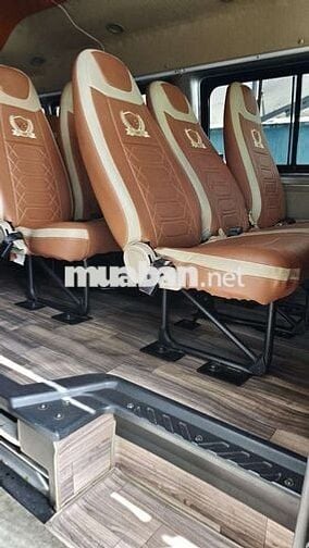 Ford Transit 2017 16 chỗ Số sàn Bạc