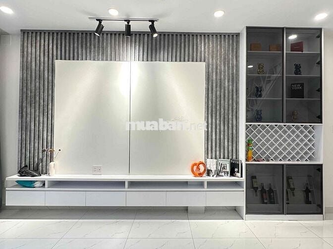 Nhà mới đẹp cho thuê hẻm xe hơi