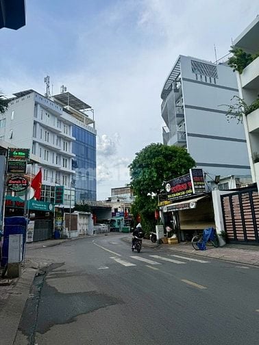 22 Tỷ! Bán Mặt Tiền có Thang Máy Nguyễn Văn Đậu Bình Thạnh - 4,4x18m -