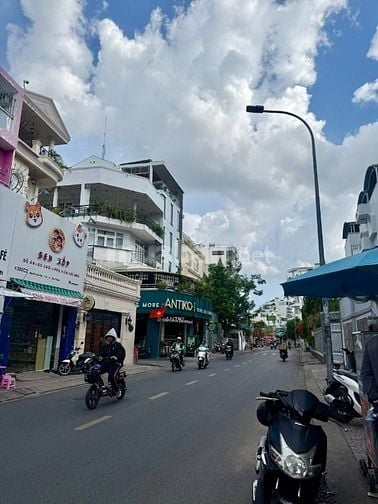 22 Tỷ! Bán Mặt Tiền có Thang Máy Nguyễn Văn Đậu Bình Thạnh - 4,4x18m -