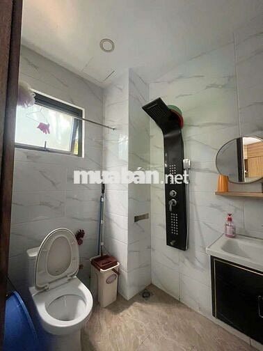 NHÀ ĐẸP THOÁNG MÁT GẦN VÒNG XOAY GÒ DƯA
