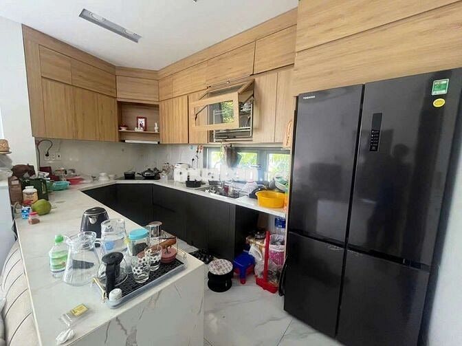 NHÀ ĐẸP THOÁNG MÁT GẦN VÒNG XOAY GÒ DƯA