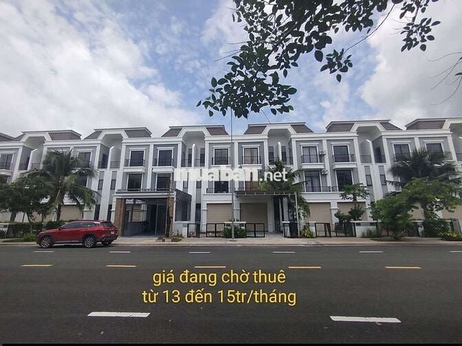 CẦN BÁN GẤP NHÀ PHỐ 1TRỆT 2 LẦU Ở TPHCM MỚI
