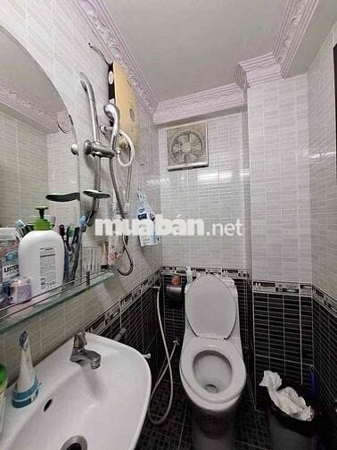 CHO THUÊ NHÀ ĐƯỜNG LÊ HỒNG PHONG, P2, Q5 2/ Diện Tích 3m ❌️ 11m 3/ K