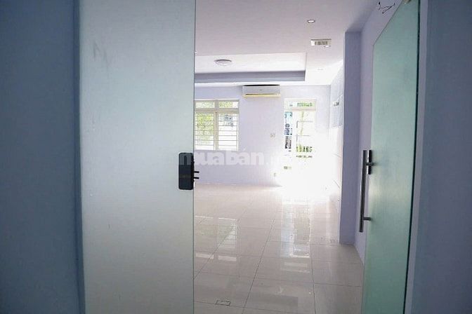 Tòa Nhà Văn Phòng Trần Hưng Đạo Q1, 6m x 20m, 6 Tầng, HĐT 80 triệu/th