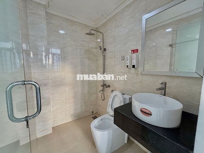 PHÒNG TẦNG CAO - CỬA SỔ THOÁNG - VIEW ĐẸP