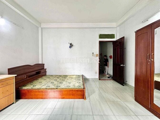 CHO NỮ THUÊ CÓ BAN CÔNG GẦN NGÃ 4 BẢY HIỀN