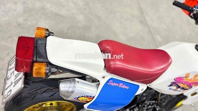Kawasaki KS2 Trắng, Đỏ, Xanh IRC Thái Lan