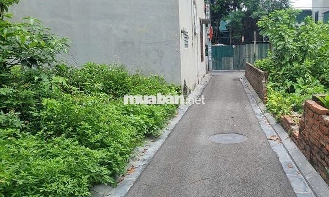 Lô đất Vân Nội, ô tô vào, mặt tiền rộng xây đc 2 căn nhà, giá hơn 5T.
