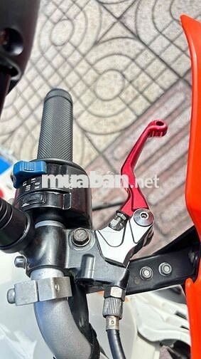 Kawasaki KS2 Trắng, Đỏ, Xanh IRC Thái Lan
