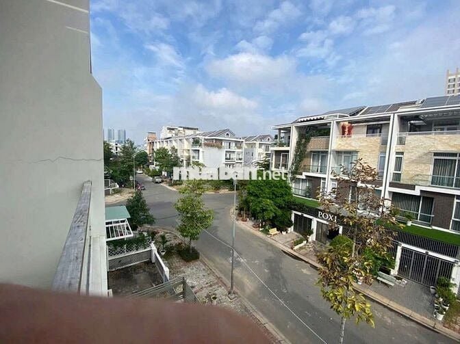 Cho thuê Biệt Thự Jamona Golden Silk Bùi Văn Ba Q7.