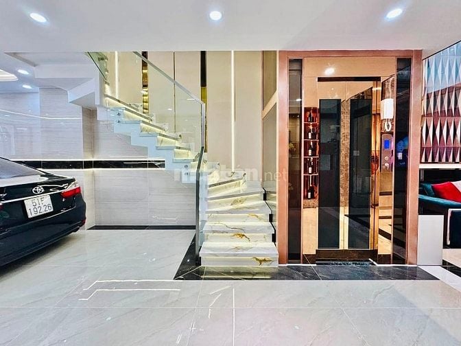 Siêu phẩm 5 Lầu THANG MÁY tuyệt đẹp Cao cấp đường rộng 12m Phạm Văn Bạ