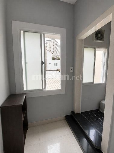 Phòng trọ nữ 1-2ng ở, free 1 xe, wc riêng, có máy lạnh và tủ đồ