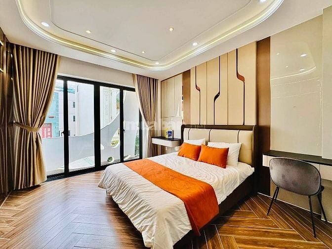 Siêu phẩm 5 Lầu THANG MÁY tuyệt đẹp Cao cấp đường rộng 12m Phạm Văn Bạ