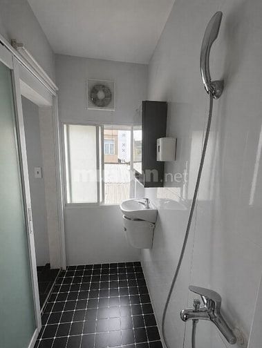 Phòng trọ nữ 1-2ng ở, free 1 xe, wc riêng, có máy lạnh và tủ đồ