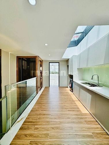 Siêu phẩm 5 Lầu THANG MÁY tuyệt đẹp Cao cấp đường rộng 12m Phạm Văn Bạ
