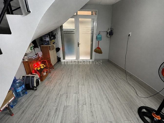 Phòng trọ nữ 1-2ng ở, free 1 xe, wc riêng, có máy lạnh và tủ đồ