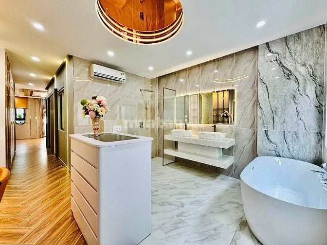 Siêu phẩm 5 Lầu THANG MÁY tuyệt đẹp Cao cấp đường rộng 12m Phạm Văn Bạ