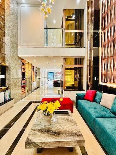 Siêu phẩm 5 Lầu THANG MÁY tuyệt đẹp Cao cấp đường rộng 12m Phạm Văn Bạ