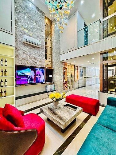 Siêu phẩm 5 Lầu THANG MÁY tuyệt đẹp Cao cấp đường rộng 12m Phạm Văn Bạ