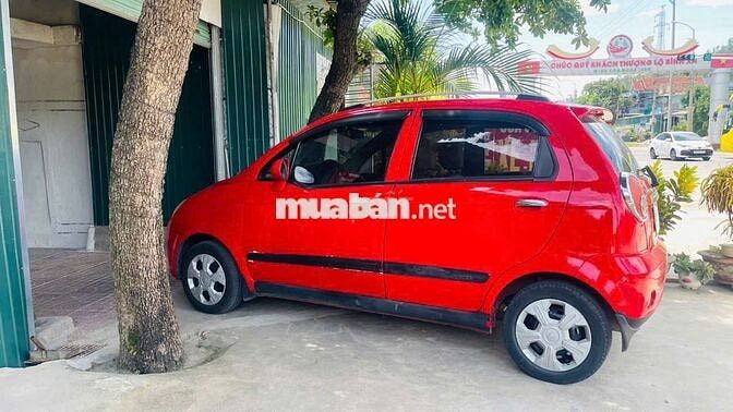 Chevrolet Spark 5 chỗ màu Đỏ