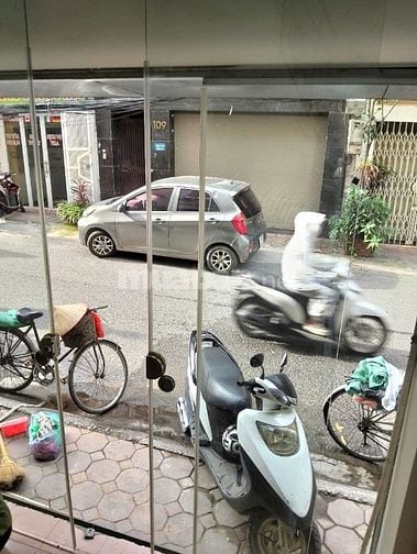 Cho thuê nhà 4 tầng, mặt ngõ Núi Trúc, phường Giảng Võ