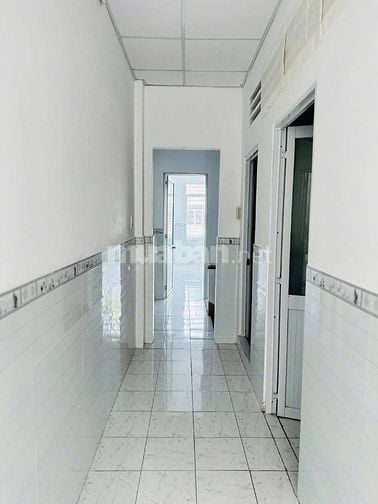 Bán nhà chia tài sản ngay chợ Bờ Ngựa giá chưa đến 2tỷ