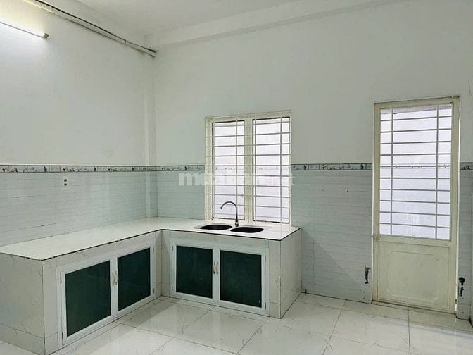Bán nhà chia tài sản ngay chợ Bờ Ngựa giá chưa đến 2tỷ