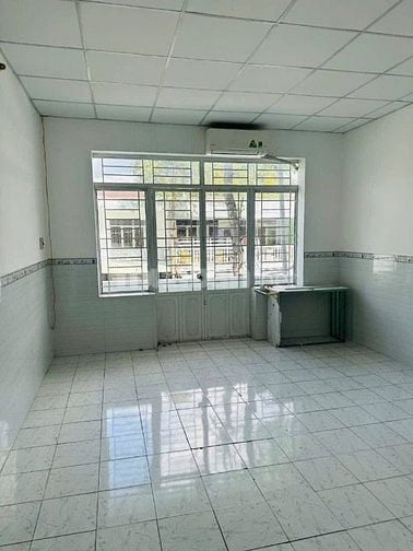 Bán nhà chia tài sản ngay chợ Bờ Ngựa giá chưa đến 2tỷ