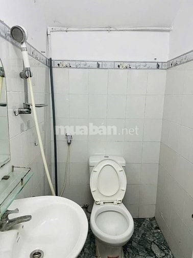Bán nhà chia tài sản ngay chợ Bờ Ngựa giá chưa đến 2tỷ