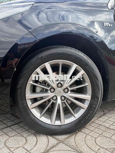 Toyota Corolla Altis 1.8G 2014 Đen 11 vạn km