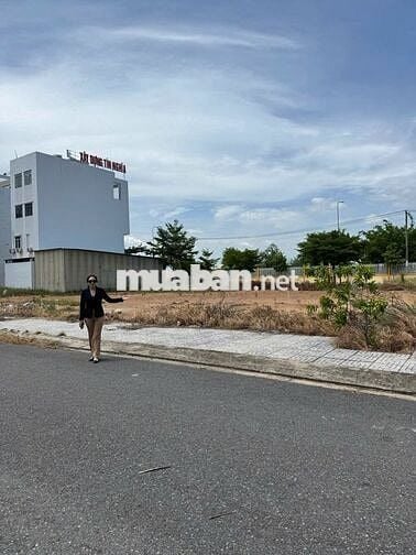 Lô đẹp ngang 6m khó kiếm được - KDC Tân Đô