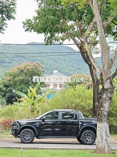Ford Wildtrak 2025 4x4 màu đen