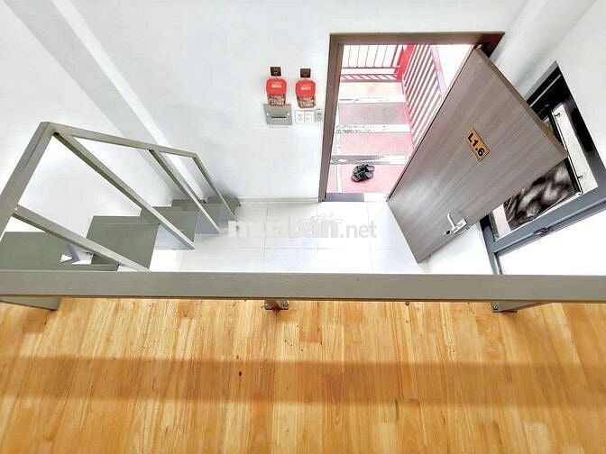 Cho thuê căn hộ thuận tiện ra ngã tư bình thái. Có ban công, mới xây