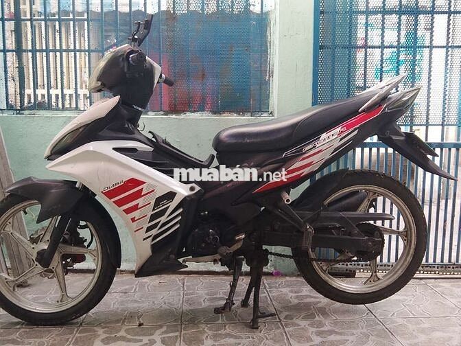 Xe máy 50cc Exciter Trắng Đen Đỏ